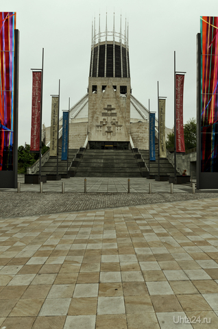 Liverpool Metropolitan Cathedral      ,  -     .  
